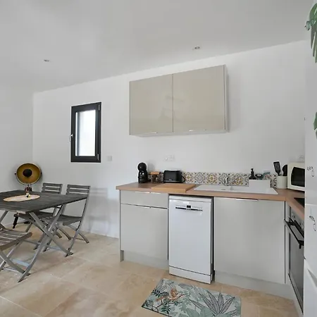 In Saint-bauzille-de-mont With Wifi Holiday home Buzignargues