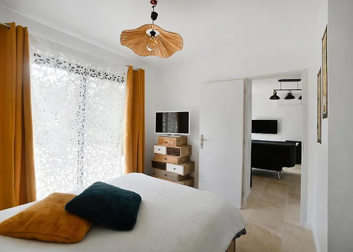 Lovely In Saint-bauzille-de-mont Ferienhaus